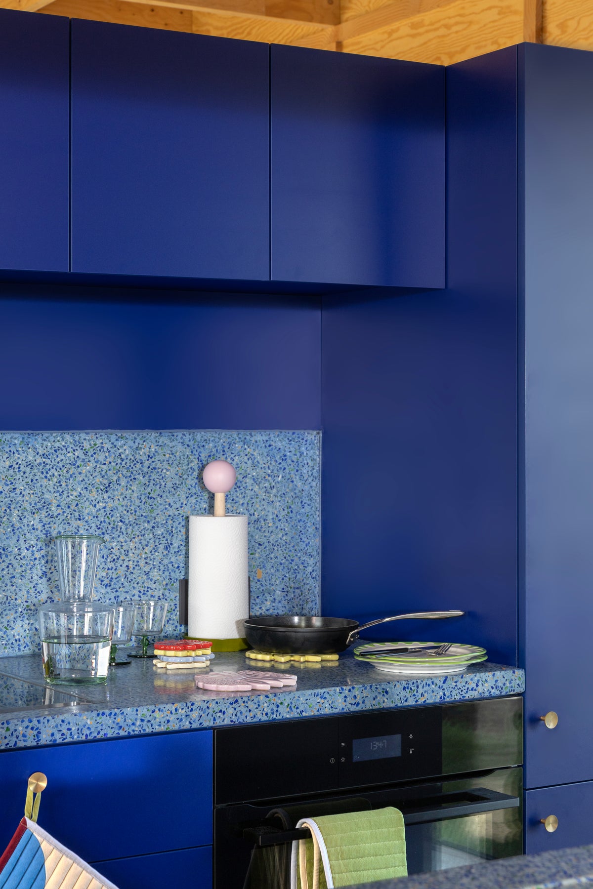 &amp;Klevering Halma Paper Towel Holder - Pink